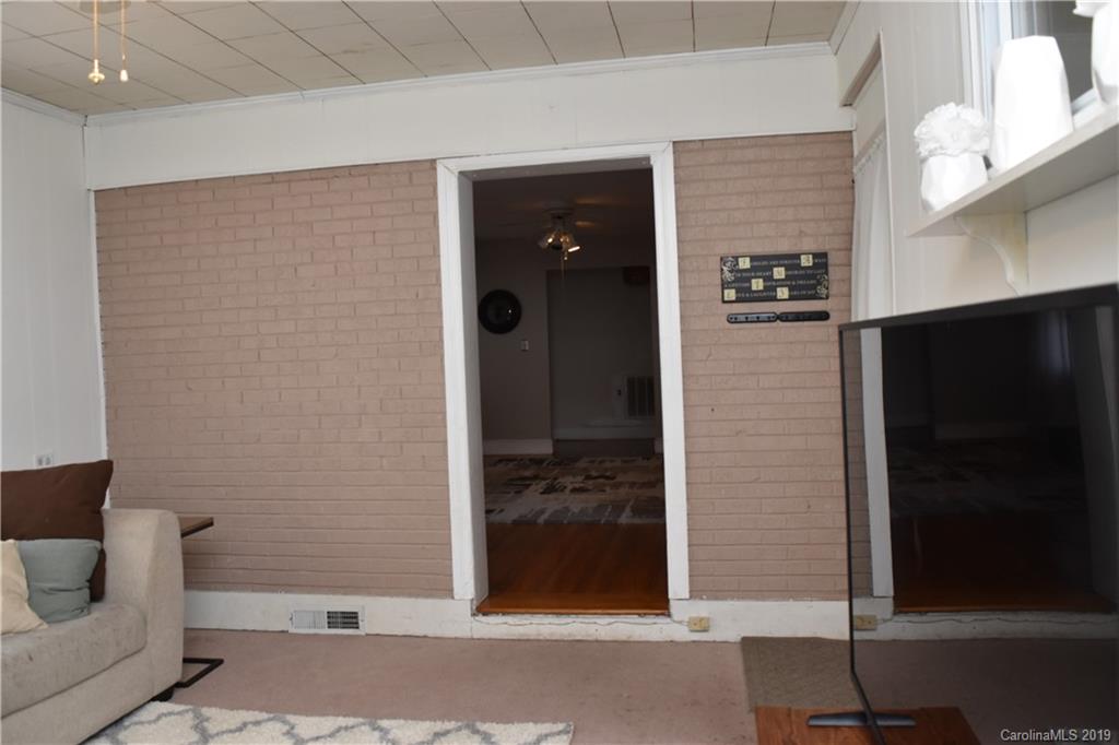 4901 Allen Road East Charlotte, NC 28269 - Photo 4 of 24 Gallery Image 4