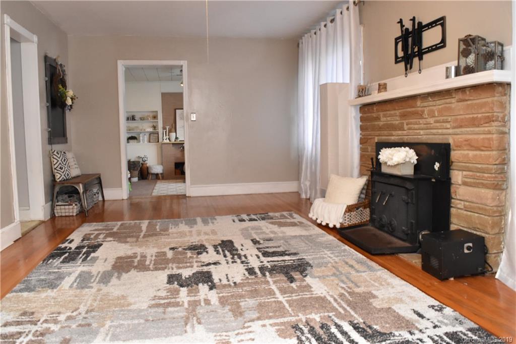 4901 Allen Road East Charlotte, NC 28269 - Photo 5 of 24 Gallery Image 5