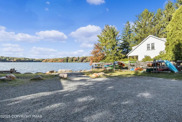 $1,999,900 | 24 Lakeview Drive, Lake Harmony, PA 18624