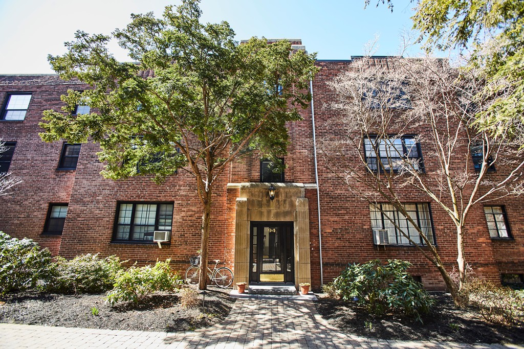 94 Marion Street, Unit 3 Brookline, MA 02446 - Photo 18 of 20