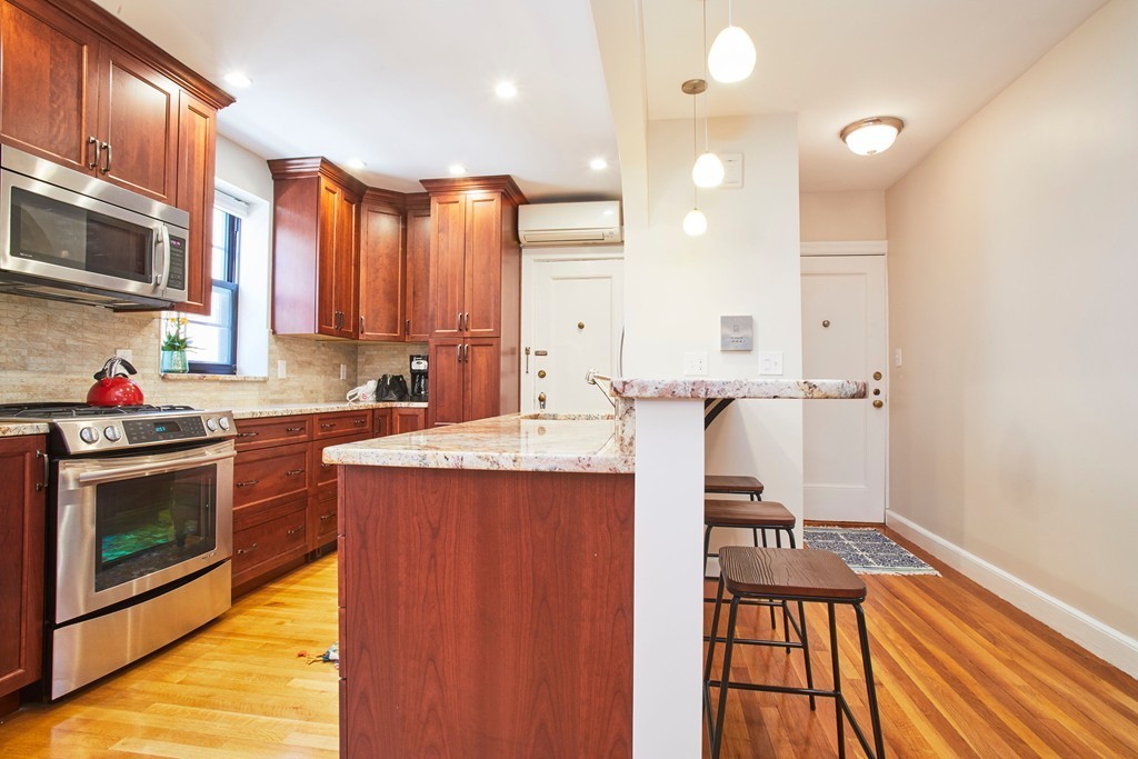 94 Marion Street, Unit 3 Brookline, MA 02446 - Photo 6 of 20