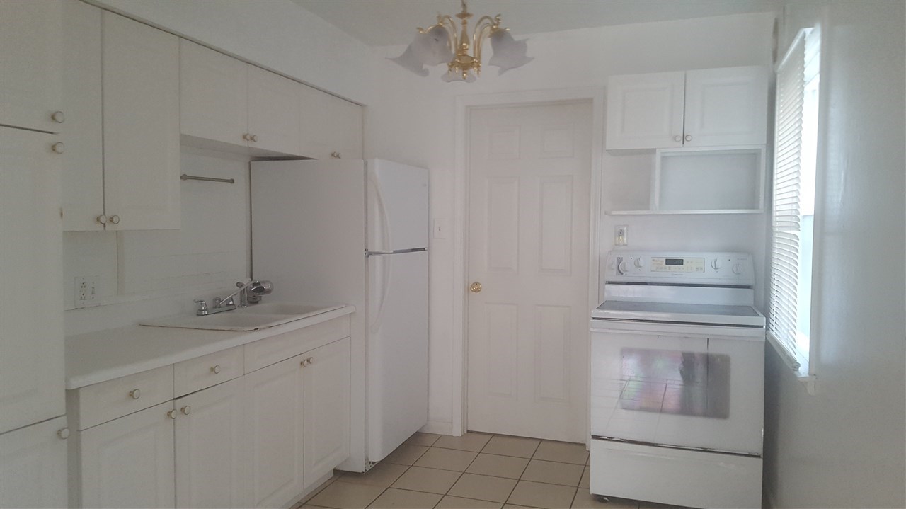 3922 Augusta Street Flint, MI 48532 - Photo 3 of 7 50038594-2.JPG