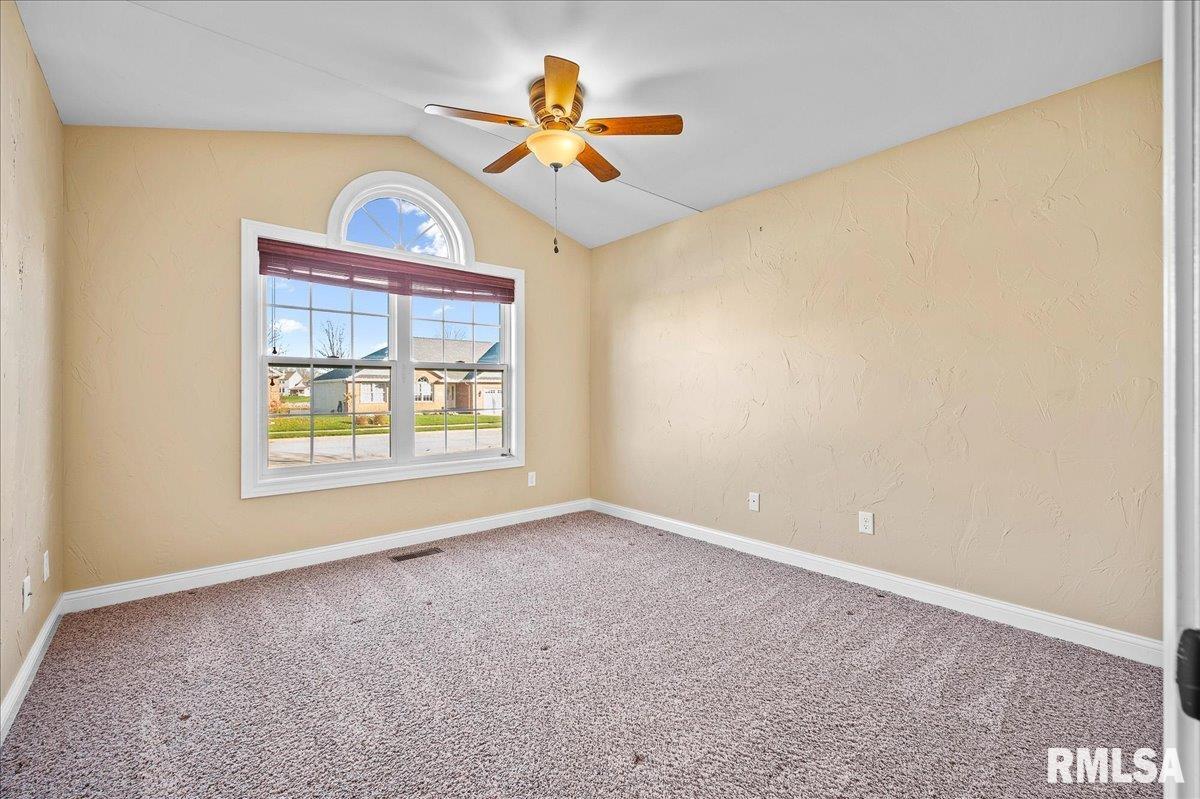 1506 Remington Road Pekin, IL 61554 - Photo 17 of 40 Gallery Image 17