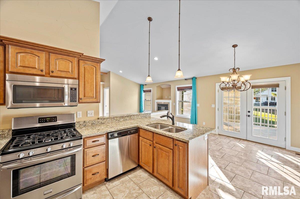 1506 Remington Road Pekin, IL 61554 - Photo 10 of 40 Gallery Image 10