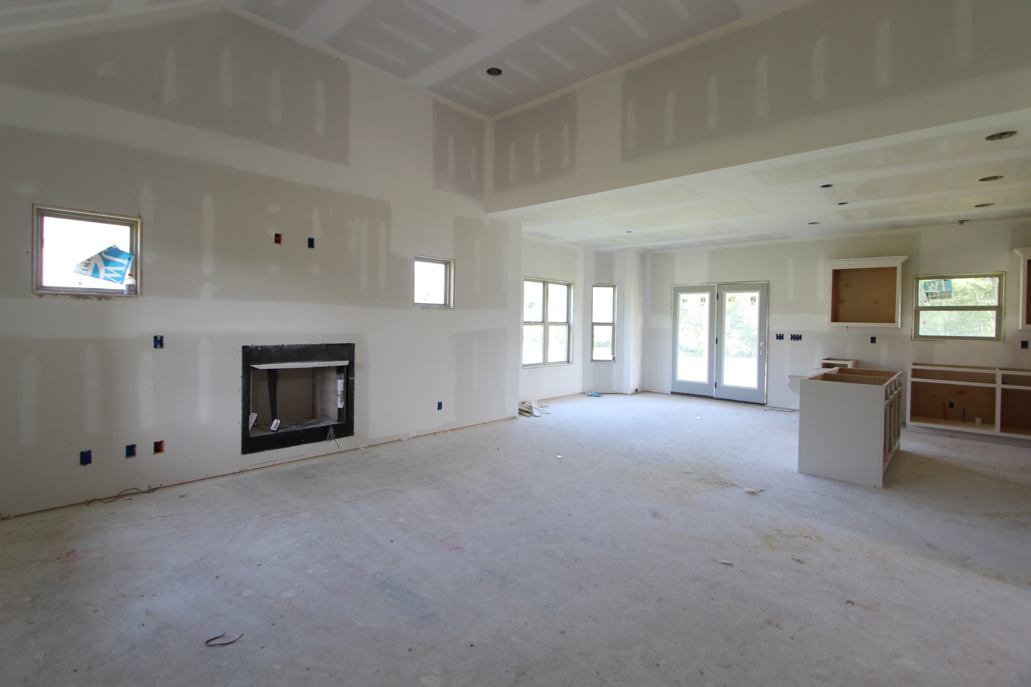 517 Cole's Ferry Road, Unit 11 Gallatin, TN 37066 - Photo 5 of 16 a view of a livingroom with a fireplace