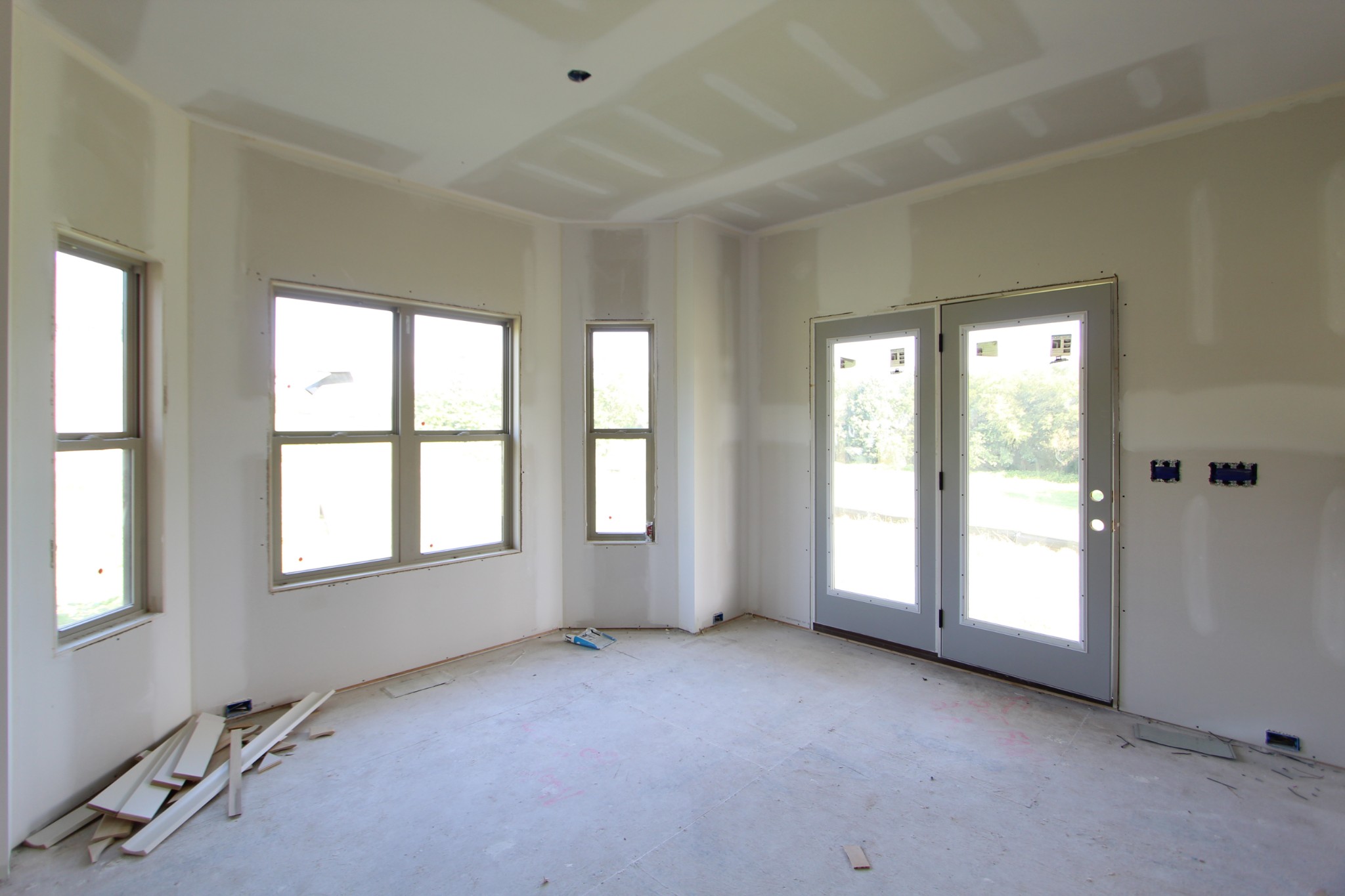517 Cole's Ferry Road, Unit 11 Gallatin, TN 37066 - Photo 6 of 16 a view of an empty room with a window