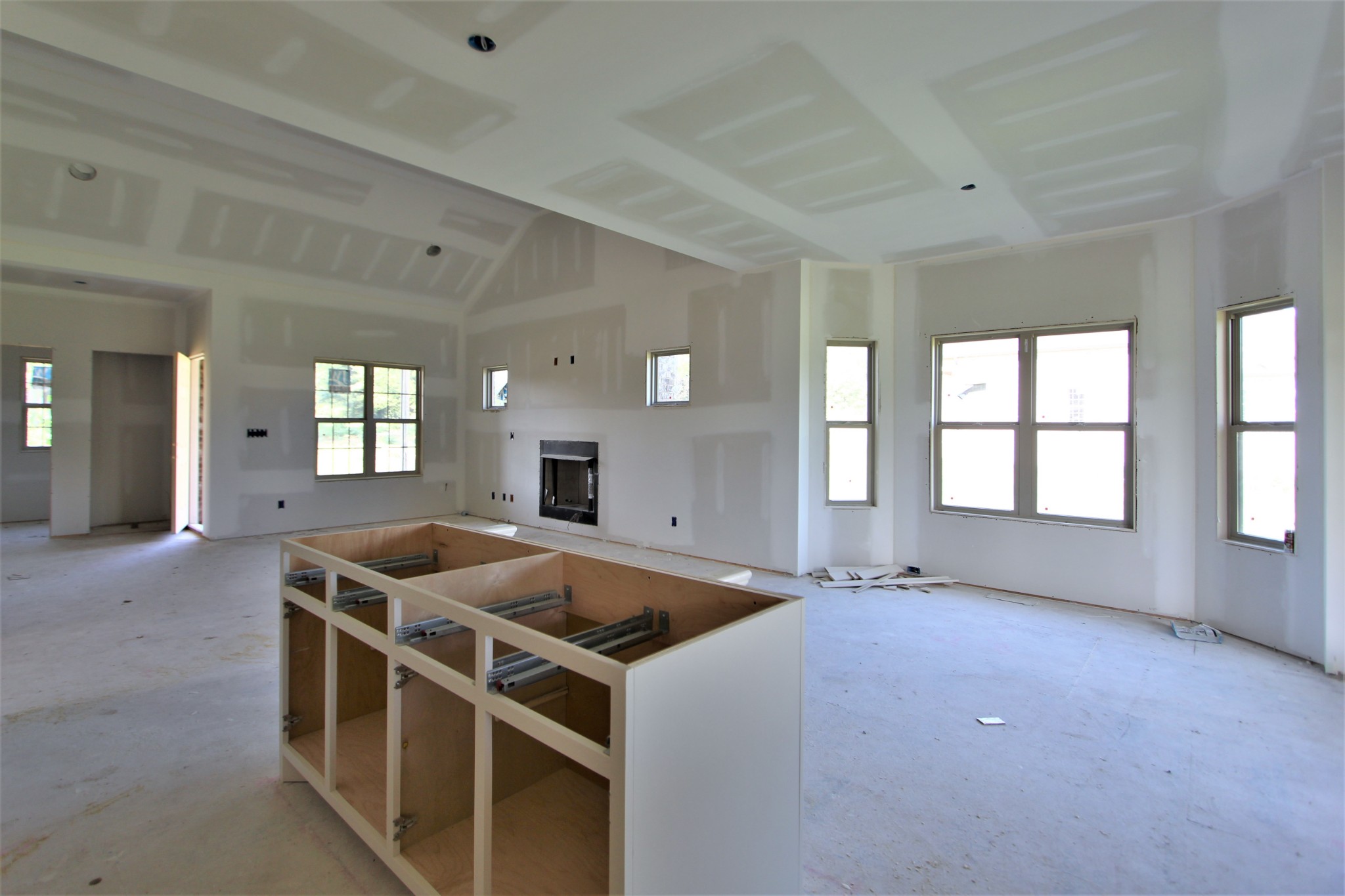 517 Cole's Ferry Road, Unit 11 Gallatin, TN 37066 - Photo 10 of 16 a kitchen that has a sink and a stove in it