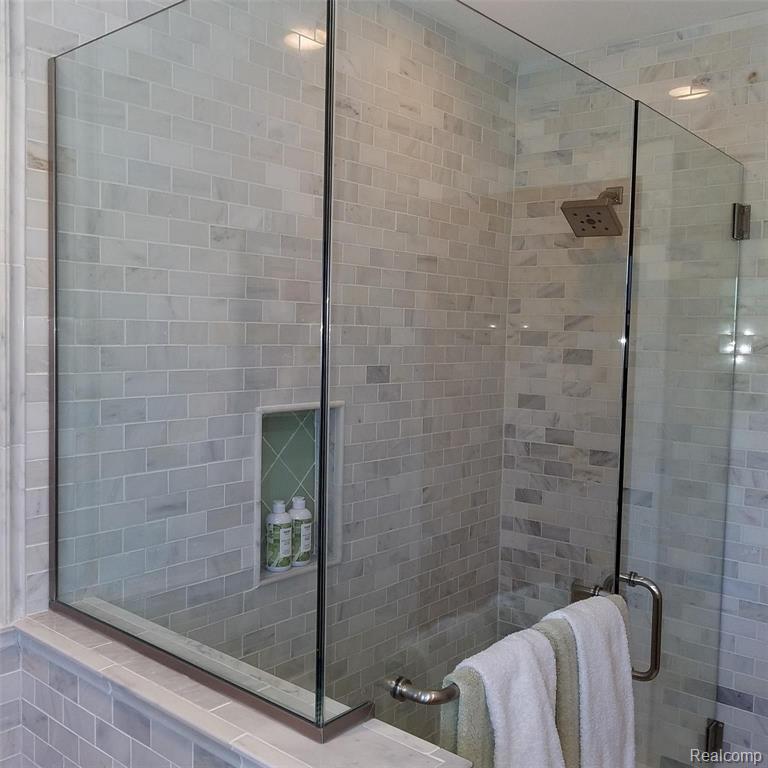 412 Roland Court Grosse Pointe Farms, MI 48236 - Photo 19 of 44