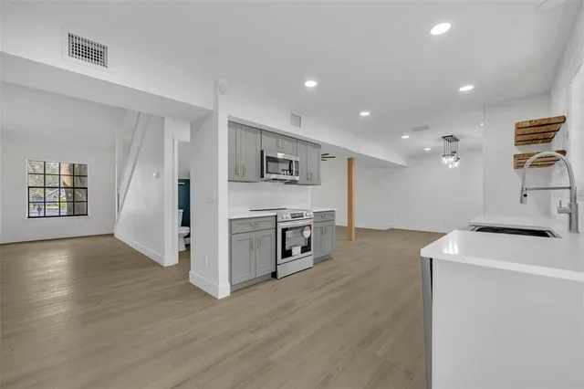 $3,400 | 5330 North Lake Burkett Lane, Winter Park, FL 32792