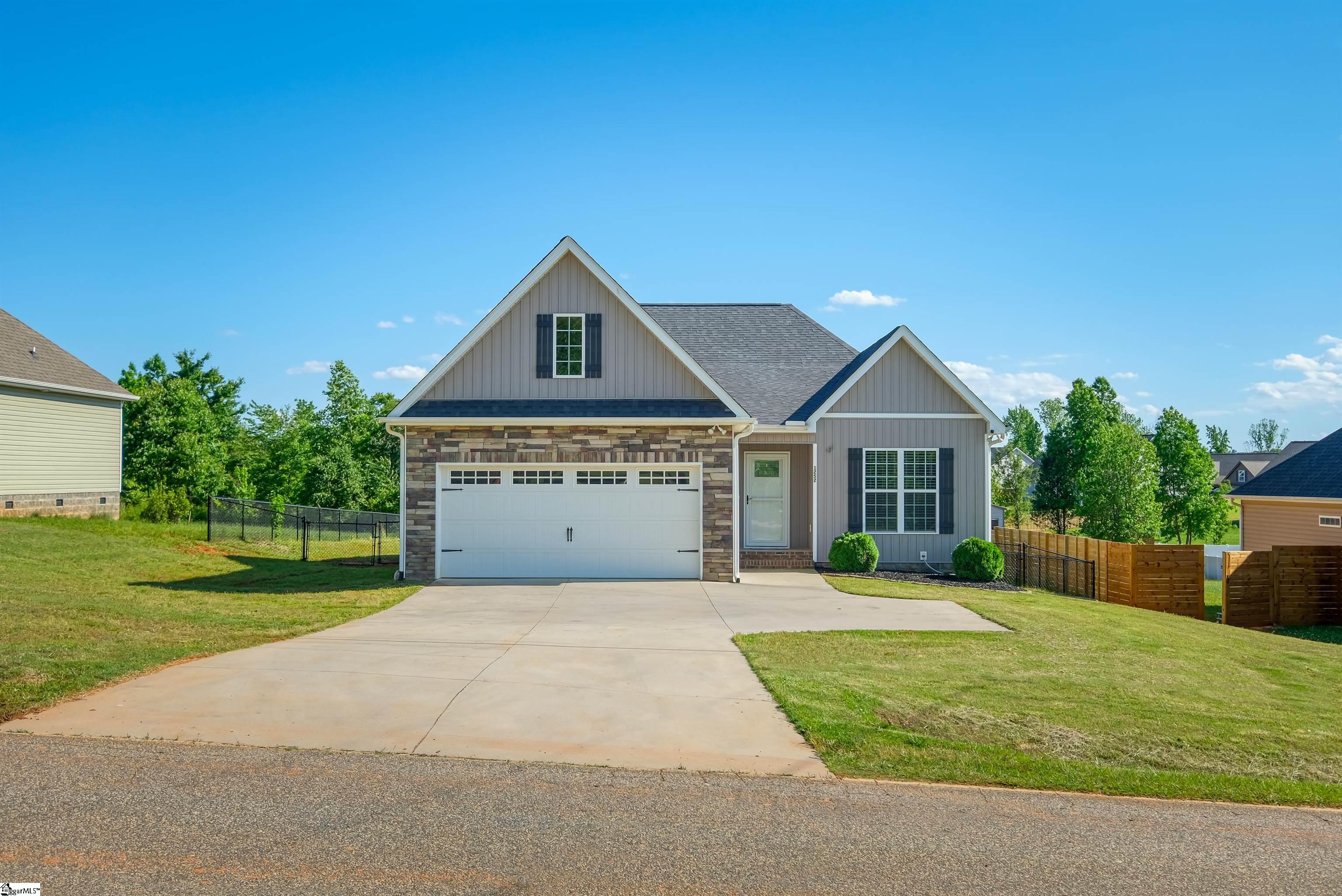 1252 Foster Road Inman, SC 29349 - Photo 3 of 24