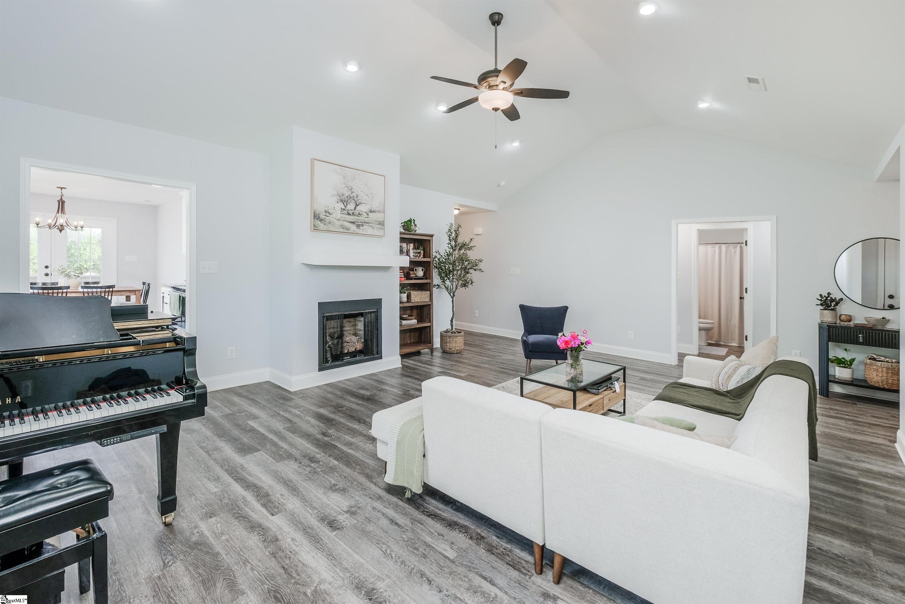 1252 Foster Road Inman, SC 29349 - Photo 8 of 24