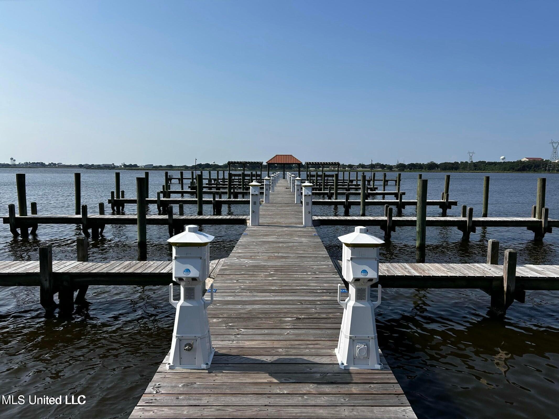 34 Savannah Estates Boulevard Biloxi, MS 39532 - Photo 4 of 24 Pier