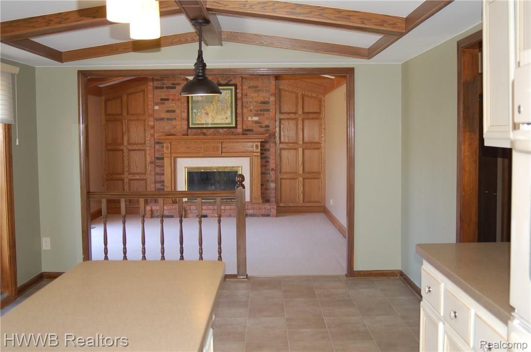 564 Sunlight Drive Rochester, MI 48309 - Photo 21 of 47 Kitchen to Breakfast Room
