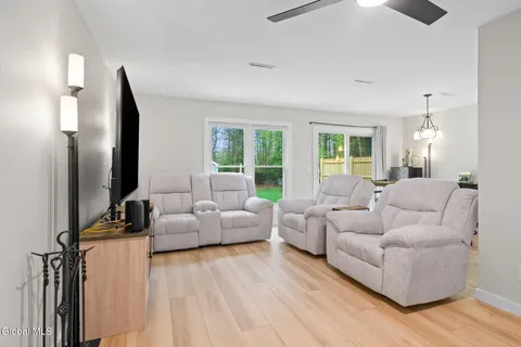 $359,900 | 9 Old Mill Lane, Queensbury, NY 12804