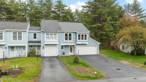 $359,900 | 9 Old Mill Lane, Queensbury, NY 12804