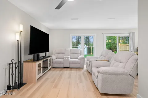 $359,900 | 9 Old Mill Lane, Queensbury, NY 12804