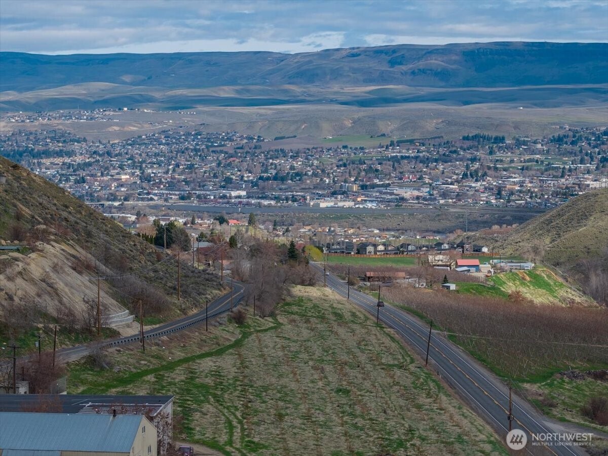 3 Methow Street Wenatchee, WA 98801 - Photo 8 of 20