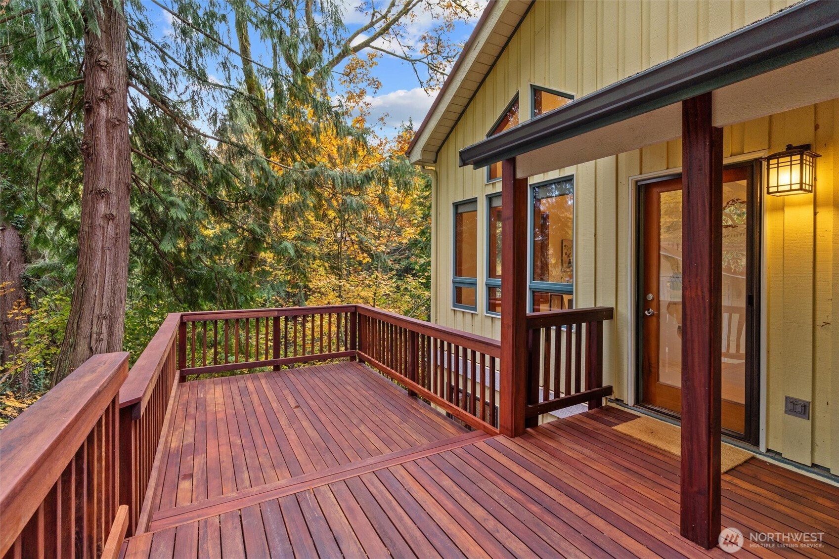 14012 Ingraham Road Monroe, WA 98272 - Photo 34 of 40 a view of balcony with wooden floor and fence