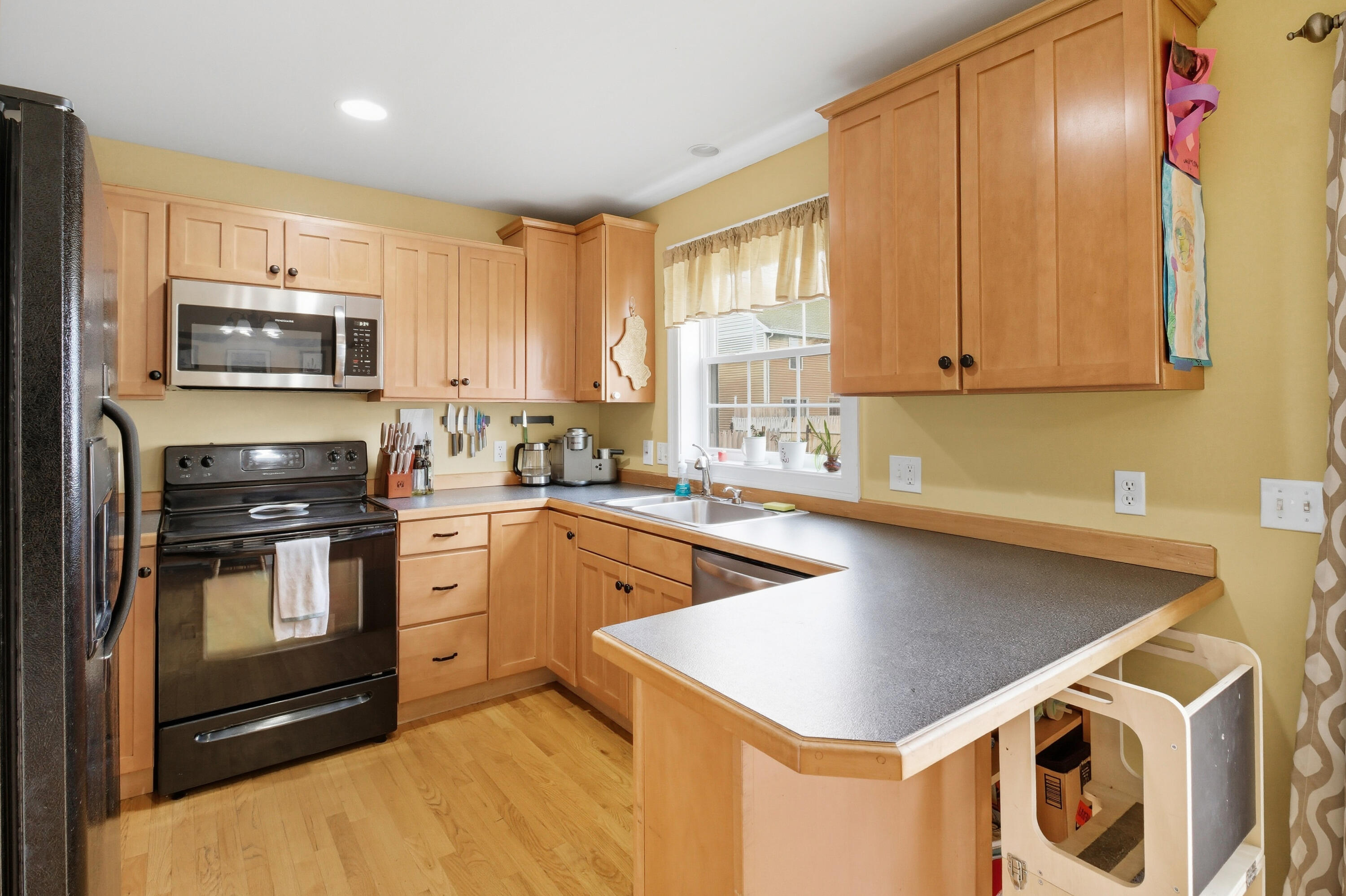 115 Saco Street, Unit 2 Westbrook, ME 04092 - Photo 6 of 32 115 Saco Westbrook-9