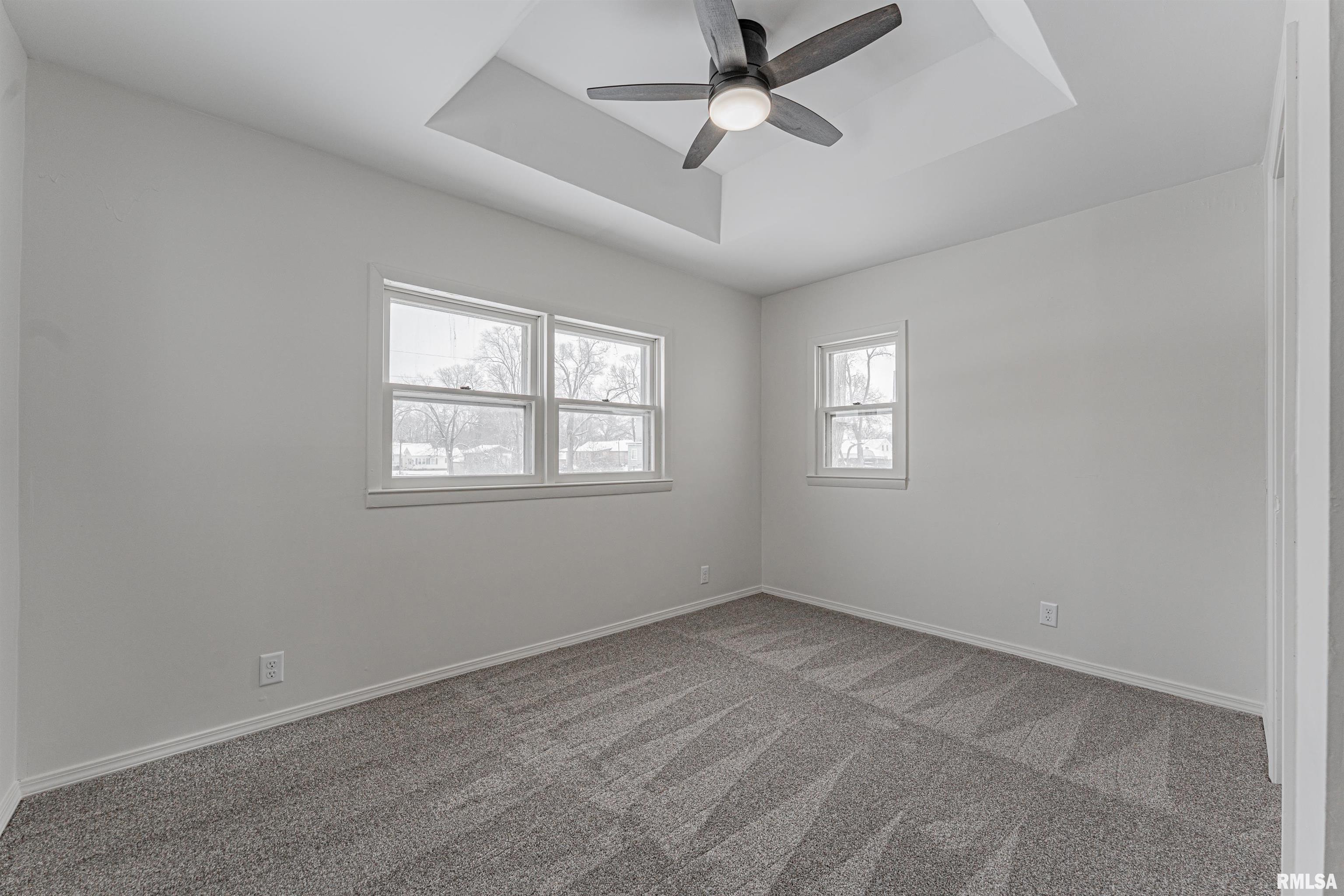 1102 3rd Street Lincoln, IL 62656 - Photo 14 of 35