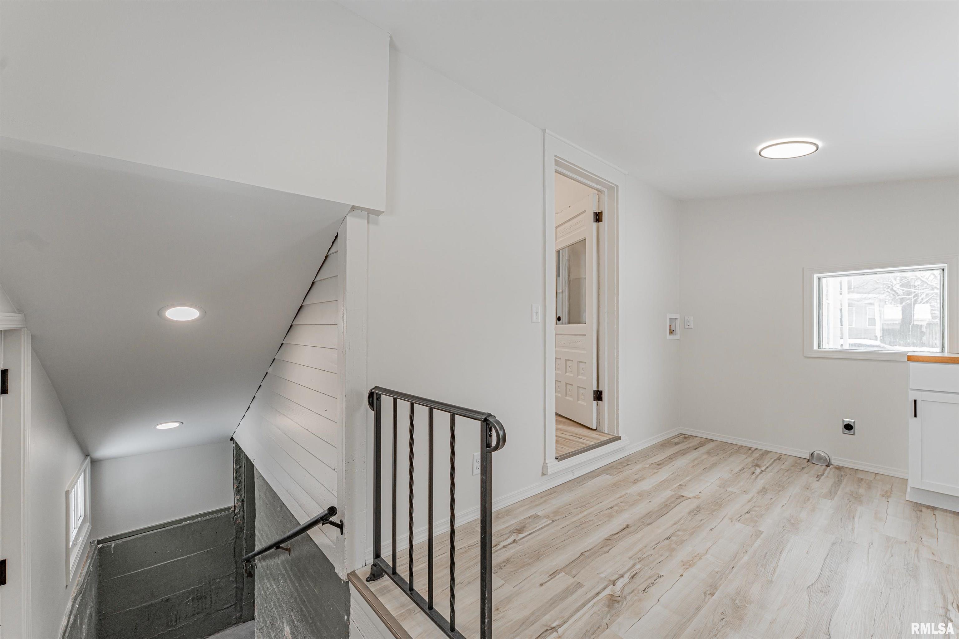 1102 3rd Street Lincoln, IL 62656 - Photo 17 of 35