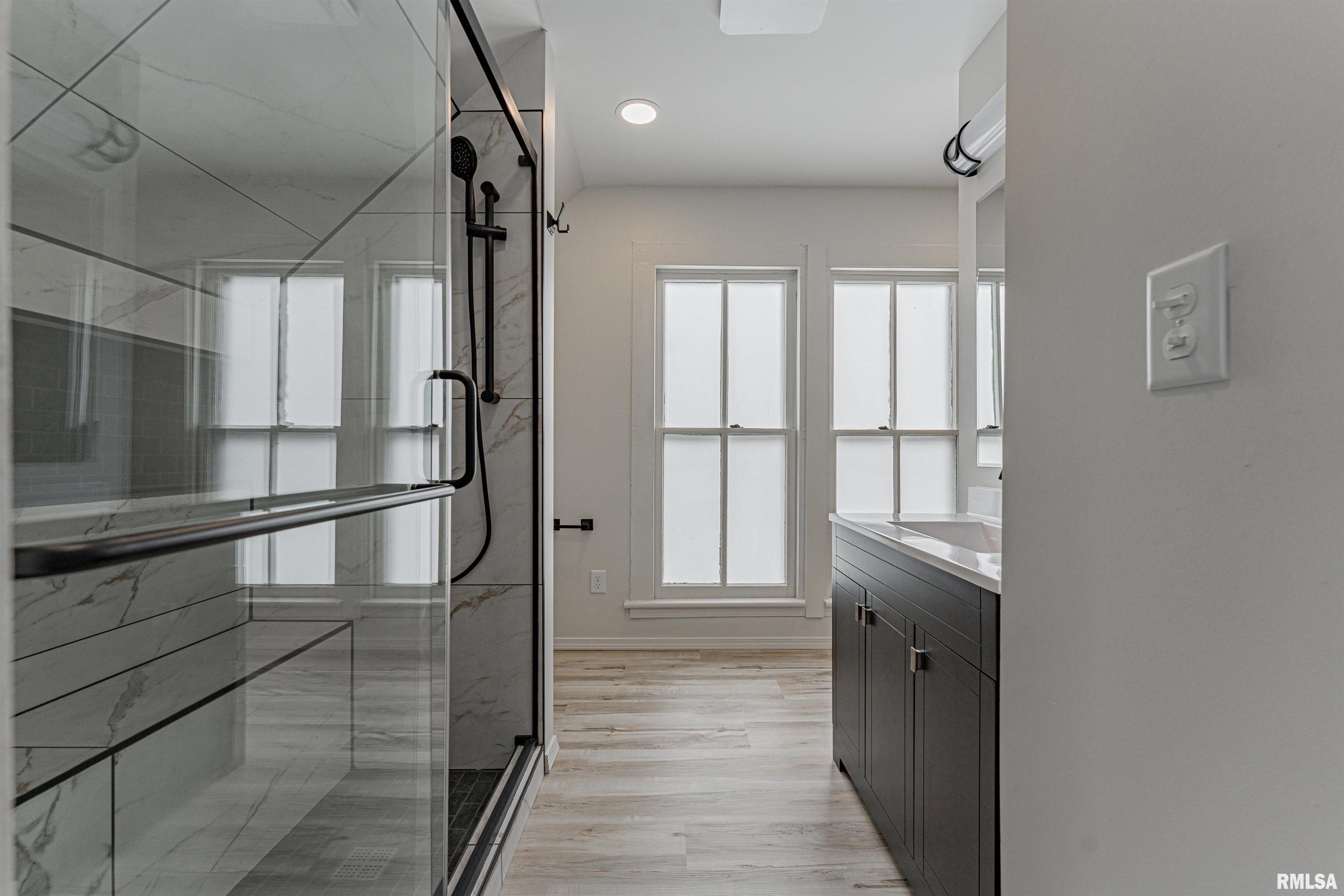 1102 3rd Street Lincoln, IL 62656 - Photo 20 of 35