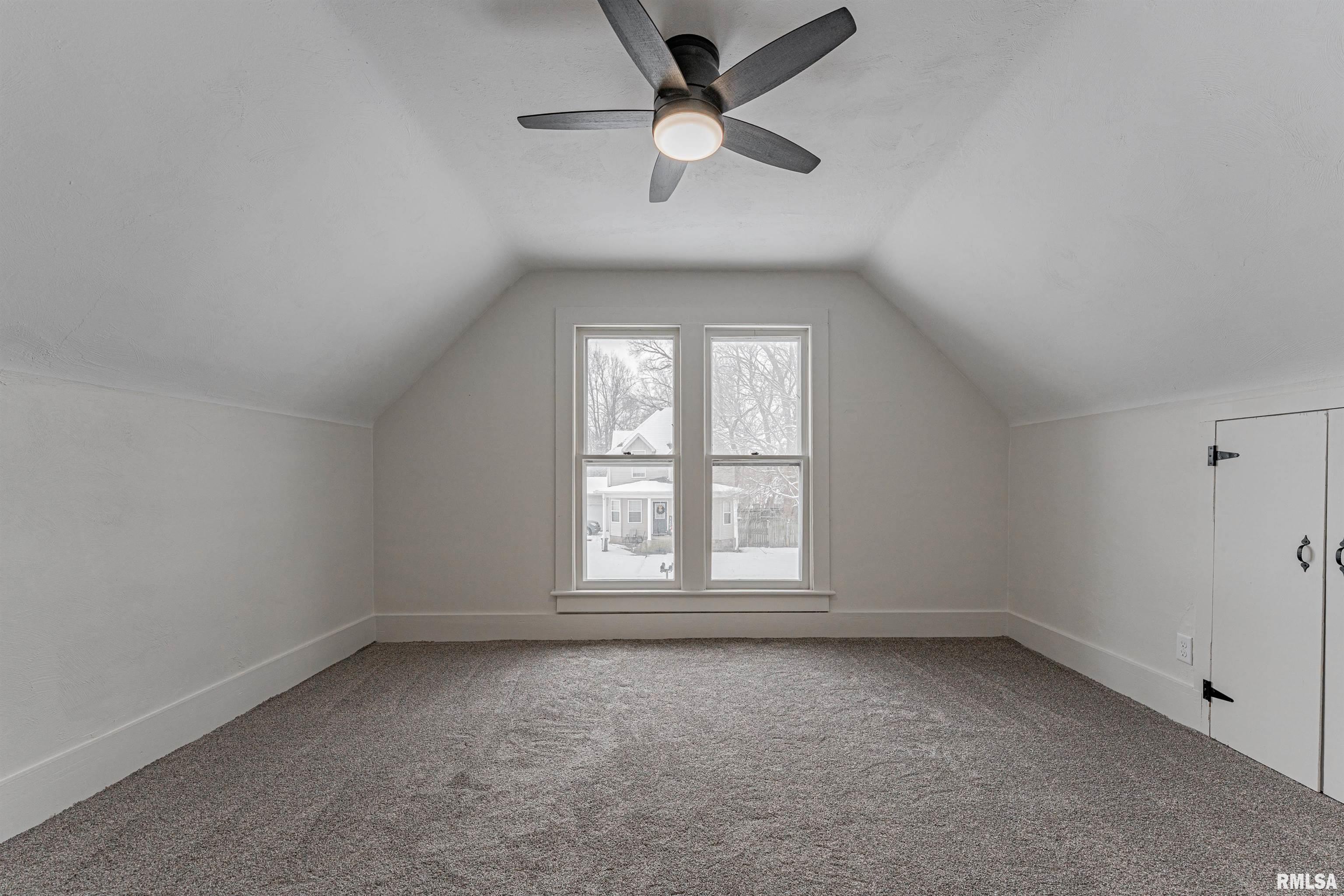 1102 3rd Street Lincoln, IL 62656 - Photo 23 of 35
