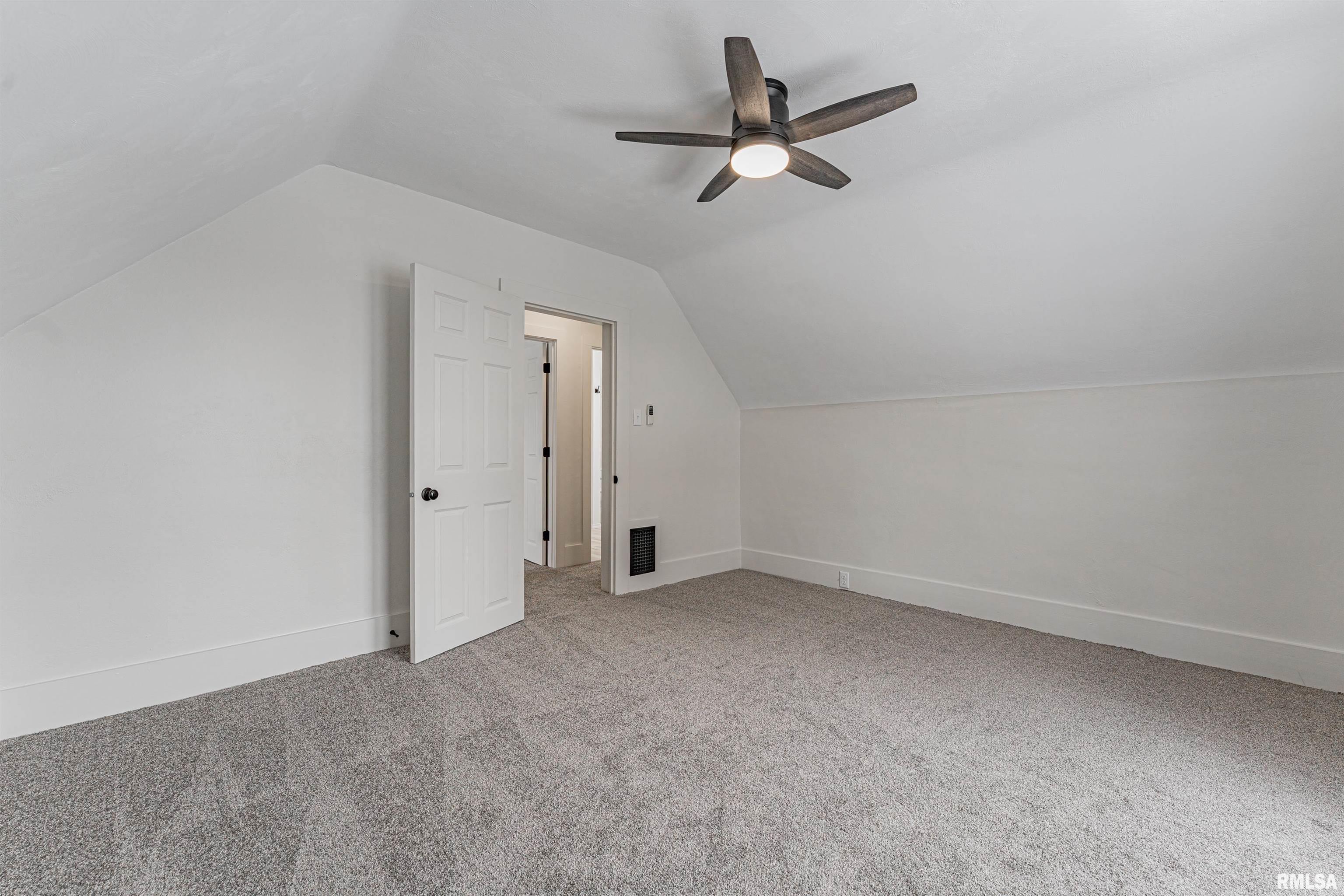 1102 3rd Street Lincoln, IL 62656 - Photo 24 of 35