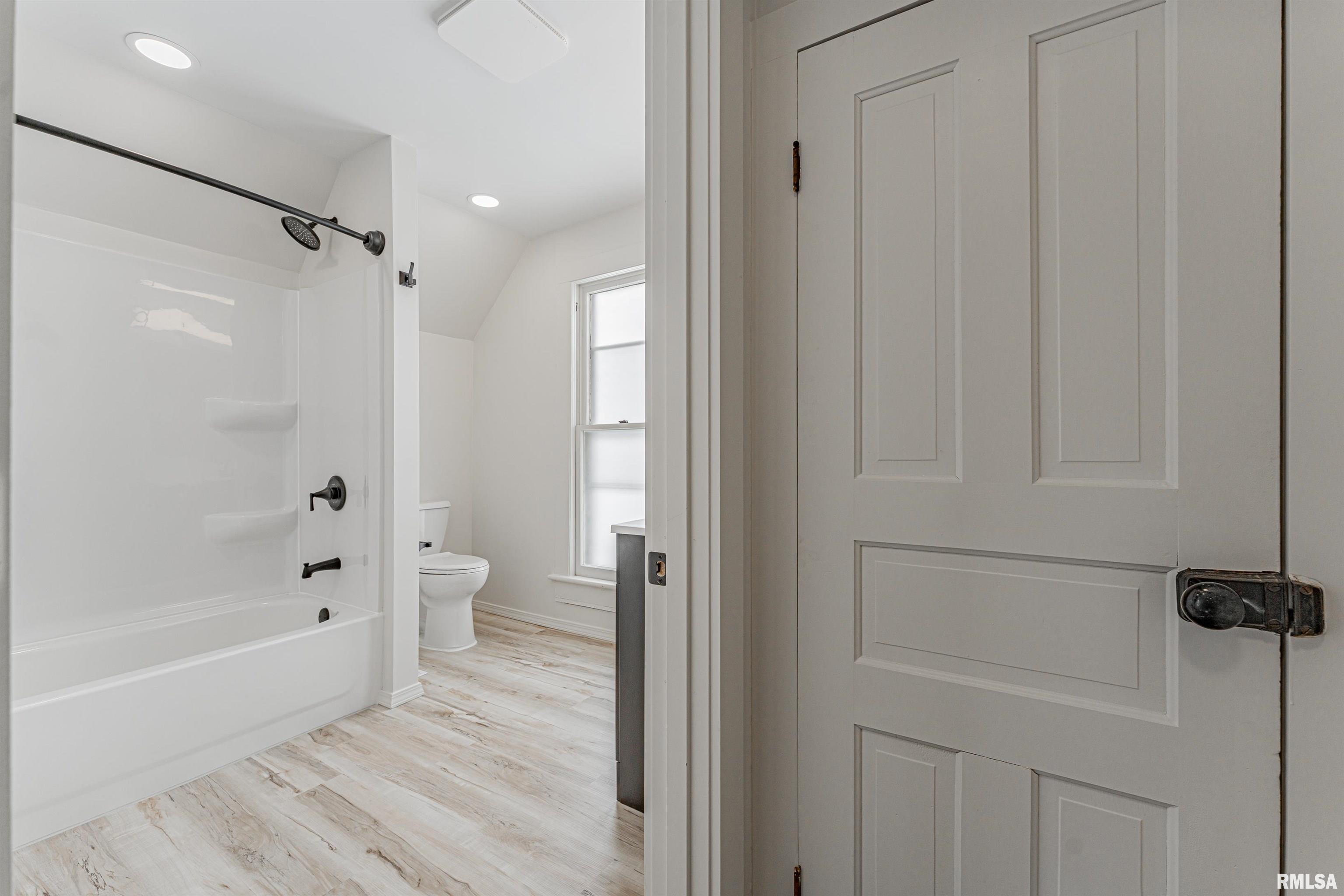 1102 3rd Street Lincoln, IL 62656 - Photo 25 of 35