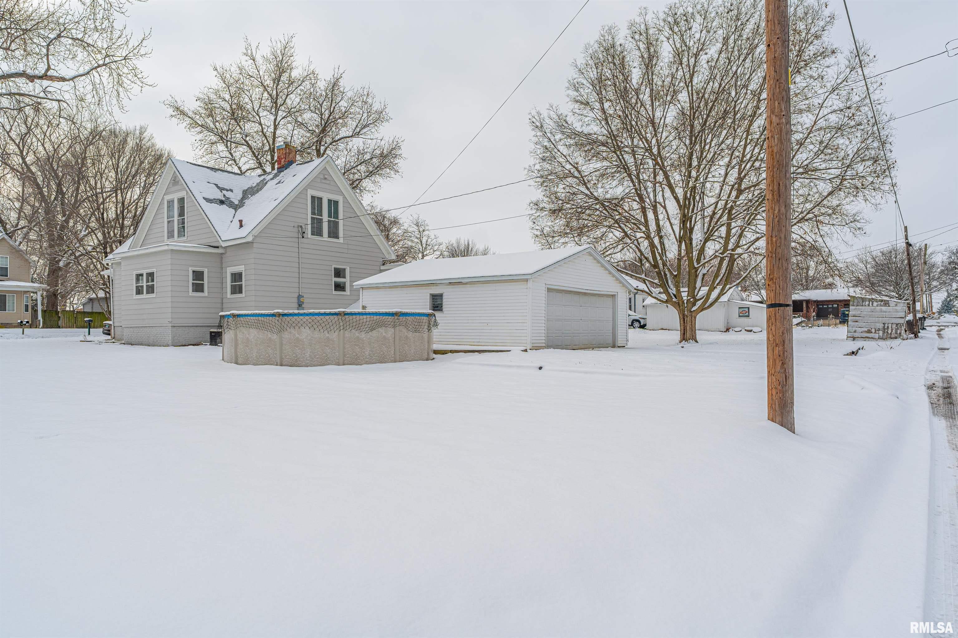1102 3rd Street Lincoln, IL 62656 - Photo 31 of 35