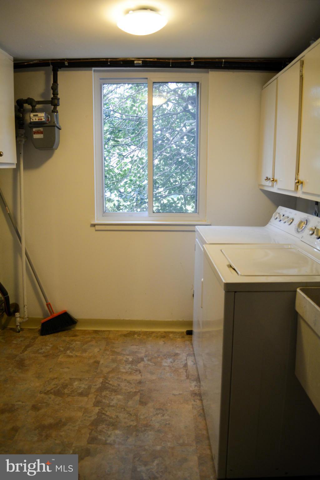 11606 Hunters Green Court Reston, VA 20191 - Photo 11 of 26 Interior (General)