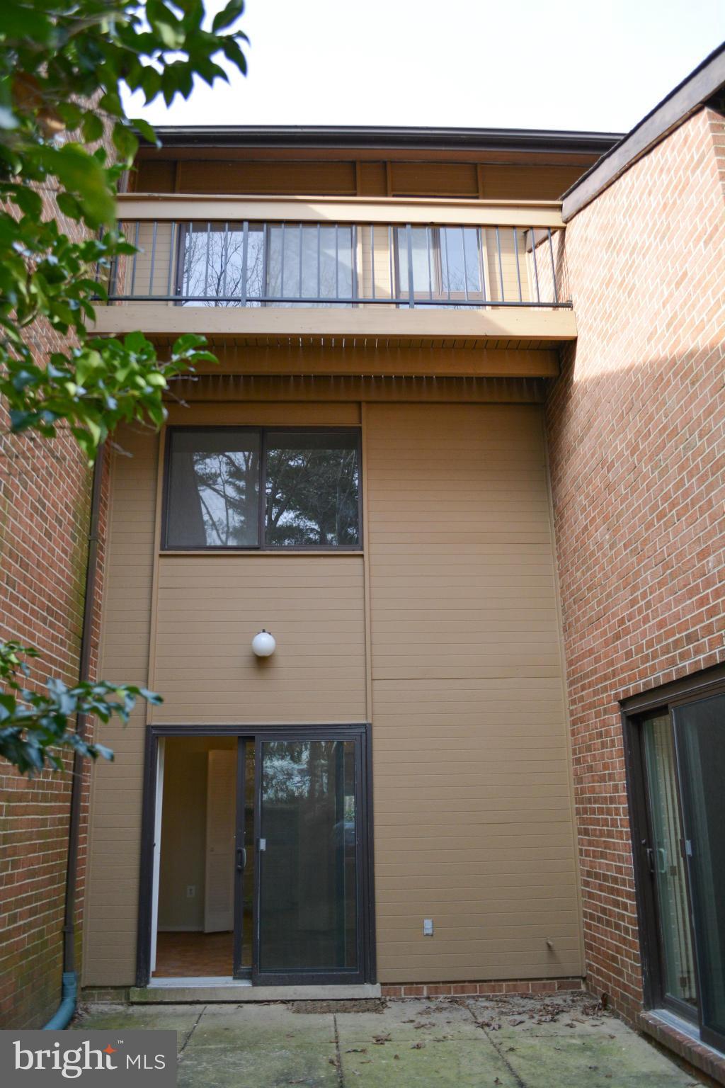 11606 Hunters Green Court Reston, VA 20191 - Photo 23 of 26 Exterior (Rear)