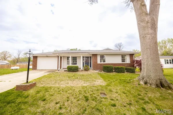 $199,900 | 18810 Spruce Street, Carlyle, IL 62231