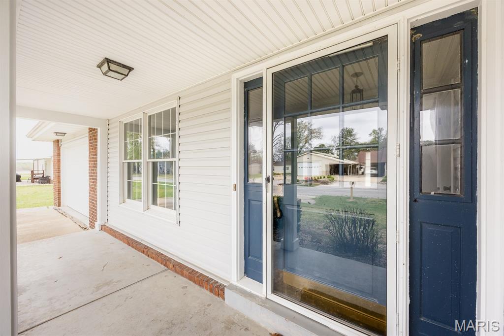 18810 Spruce Street Carlyle, IL 62231 - Photo 5 of 29