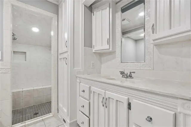 $725,000 | 2301 Lee's Summit Road, Lee's Summit, MO 64064