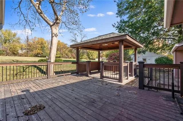 $725,000 | 2301 Lee's Summit Road, Lee's Summit, MO 64064