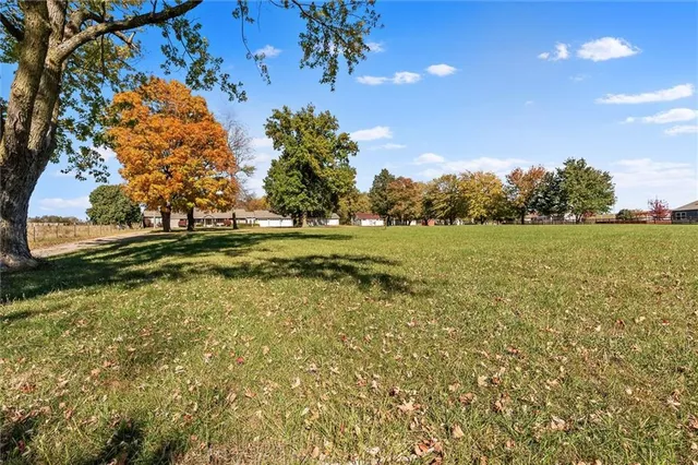 $725,000 | 2301 Lee's Summit Road, Lee's Summit, MO 64064