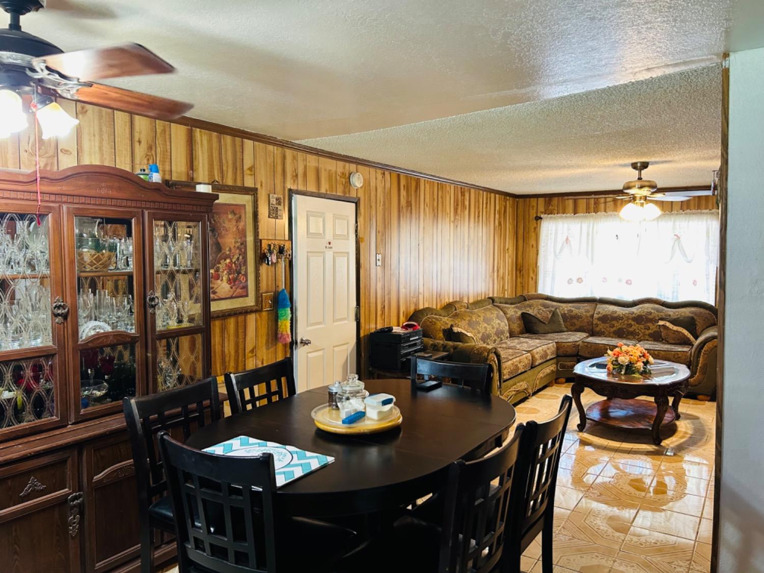 355 J Street Mendota, CA 93640 - Photo 11 of 21 a dinning table and chairs in a patio