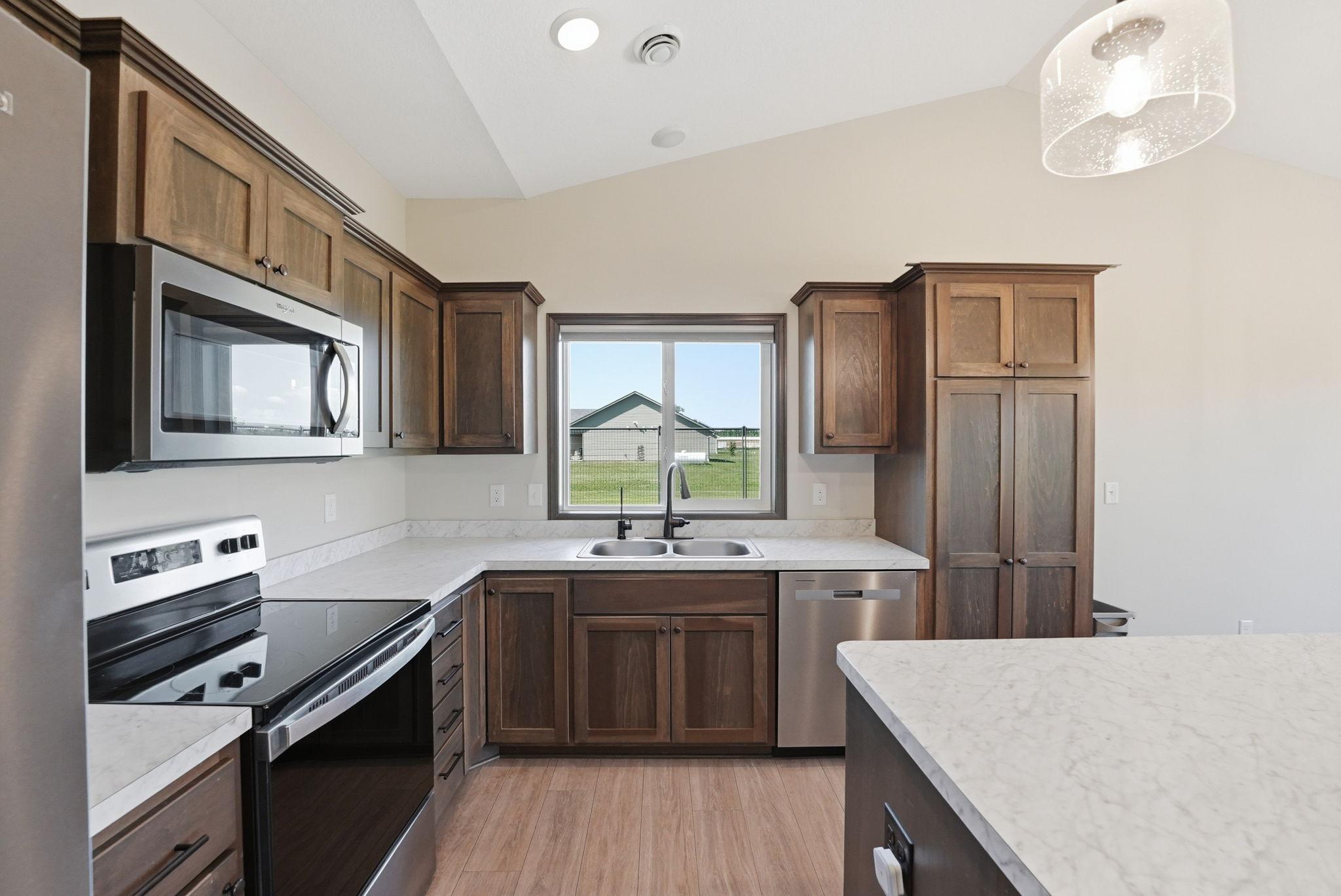 8594 Dolphin Road Princeton, MN 55371 - Photo 8 of 18