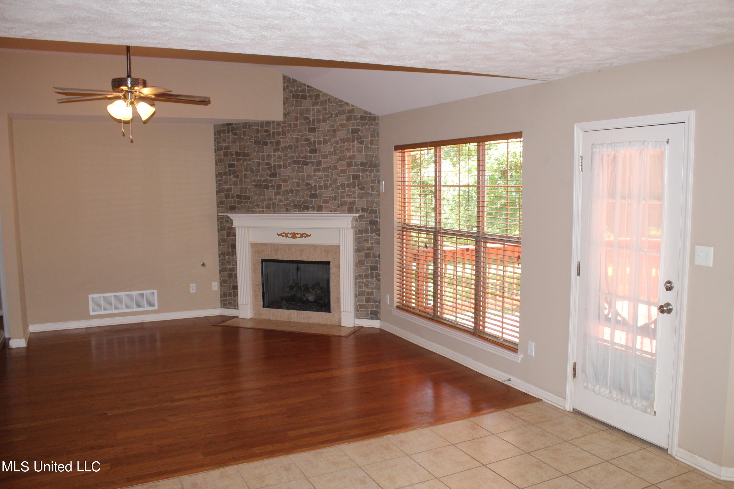2792 Tulane Road Nesbit, MS 38651 - Photo 11 of 27 IMG_0445