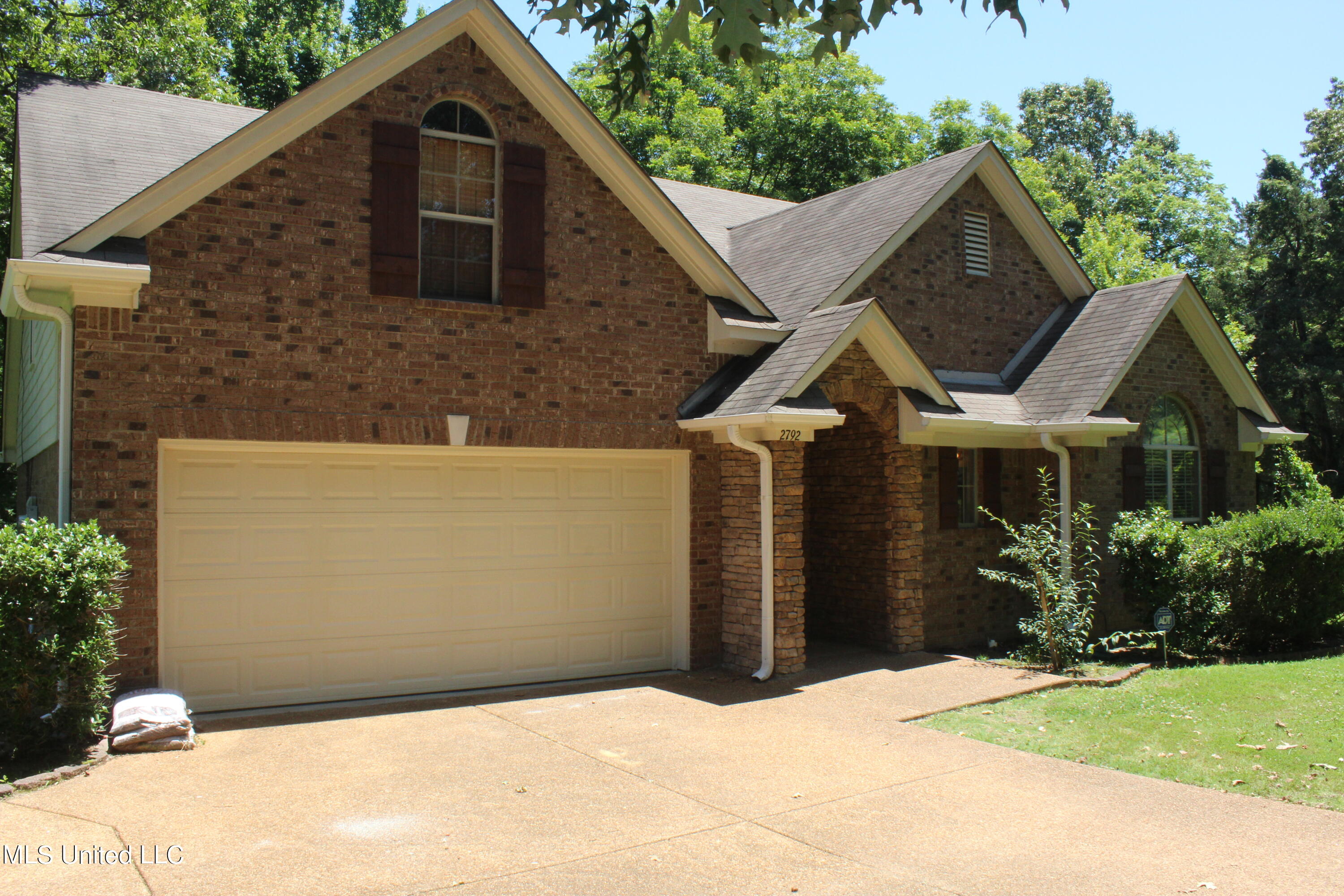 2792 Tulane Road Nesbit, MS 38651 - Photo 2 of 27 IMG_0571
