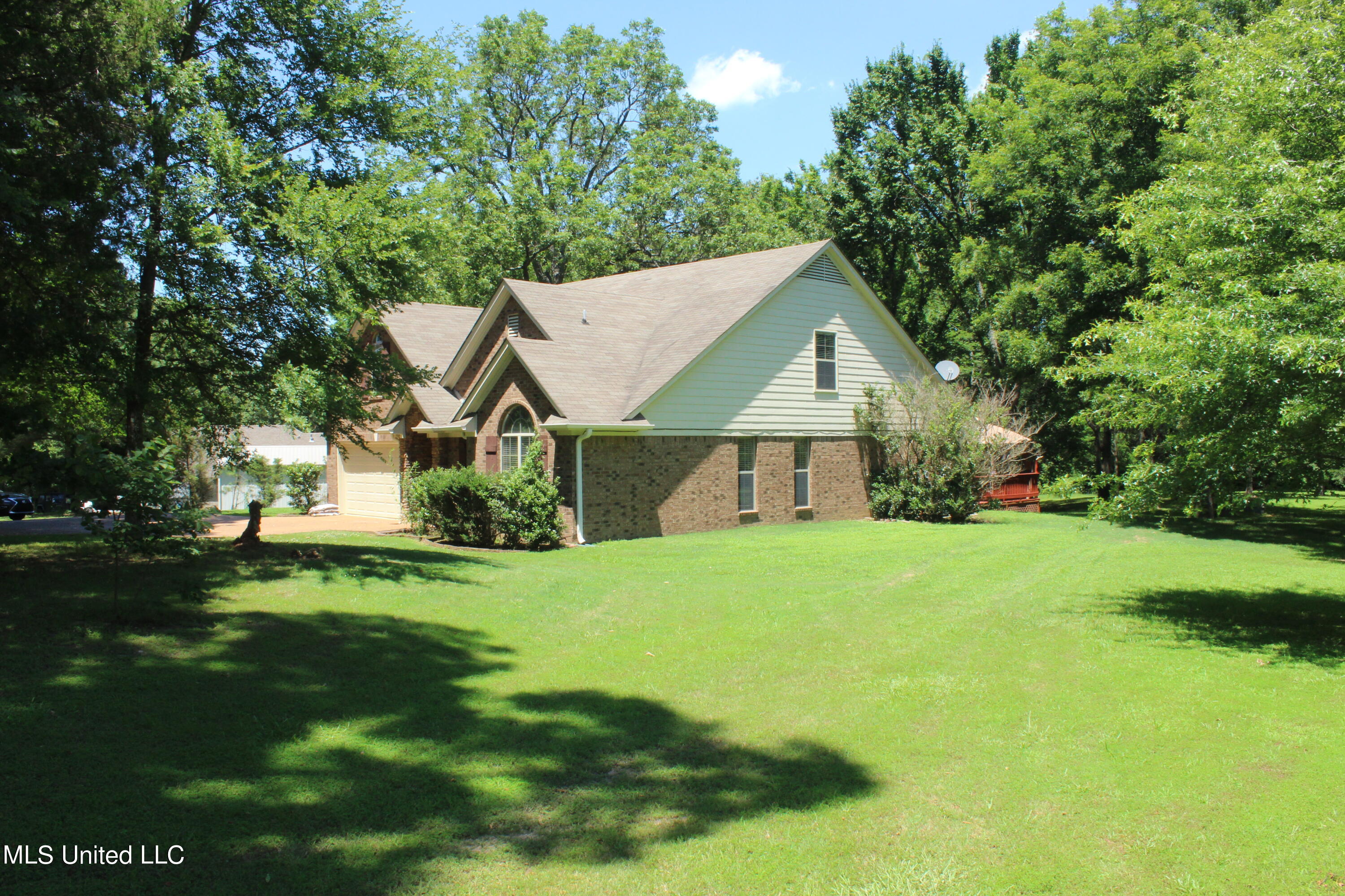 2792 Tulane Road Nesbit, MS 38651 - Photo 3 of 27 IMG_0559