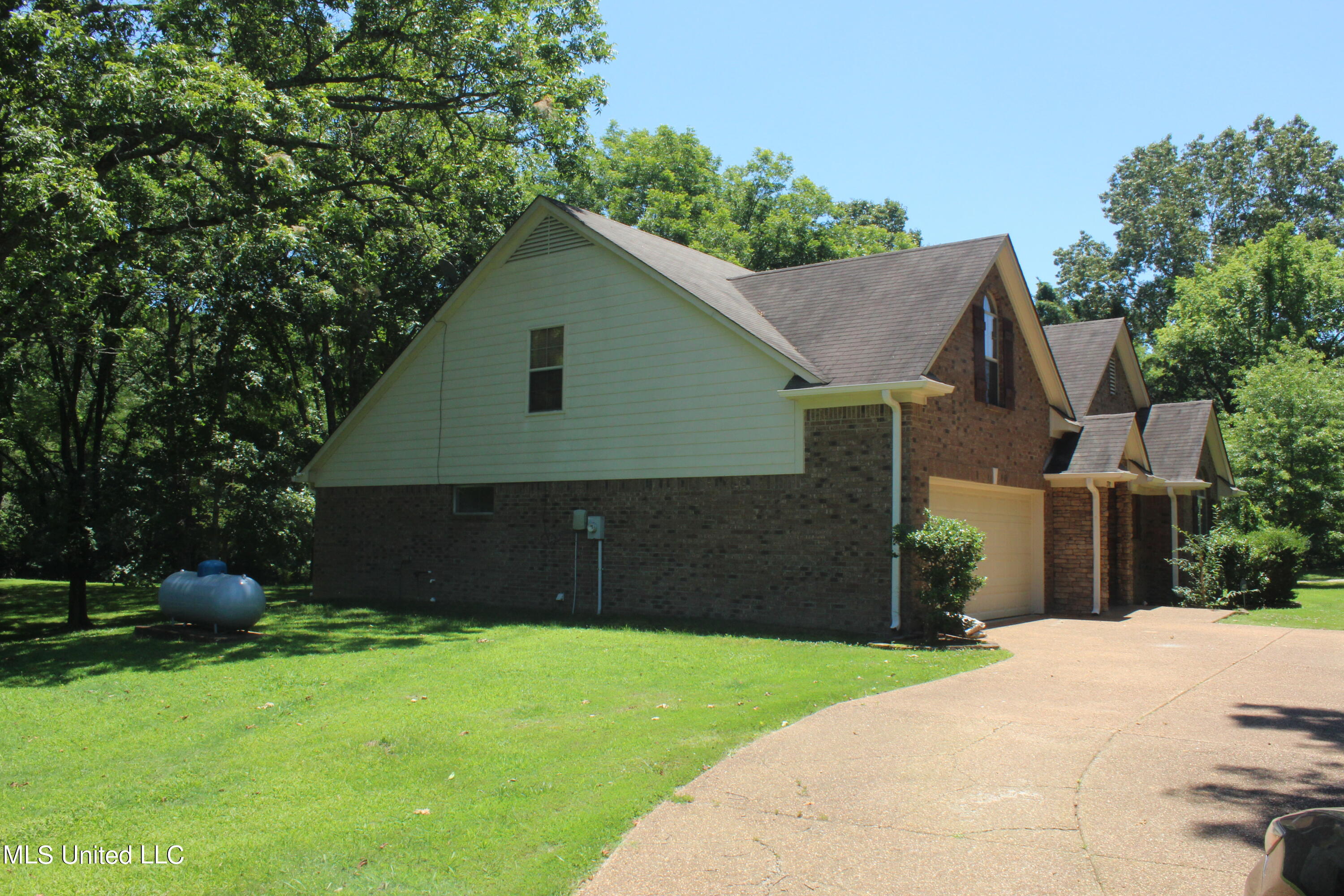 2792 Tulane Road Nesbit, MS 38651 - Photo 4 of 27 IMG_0573