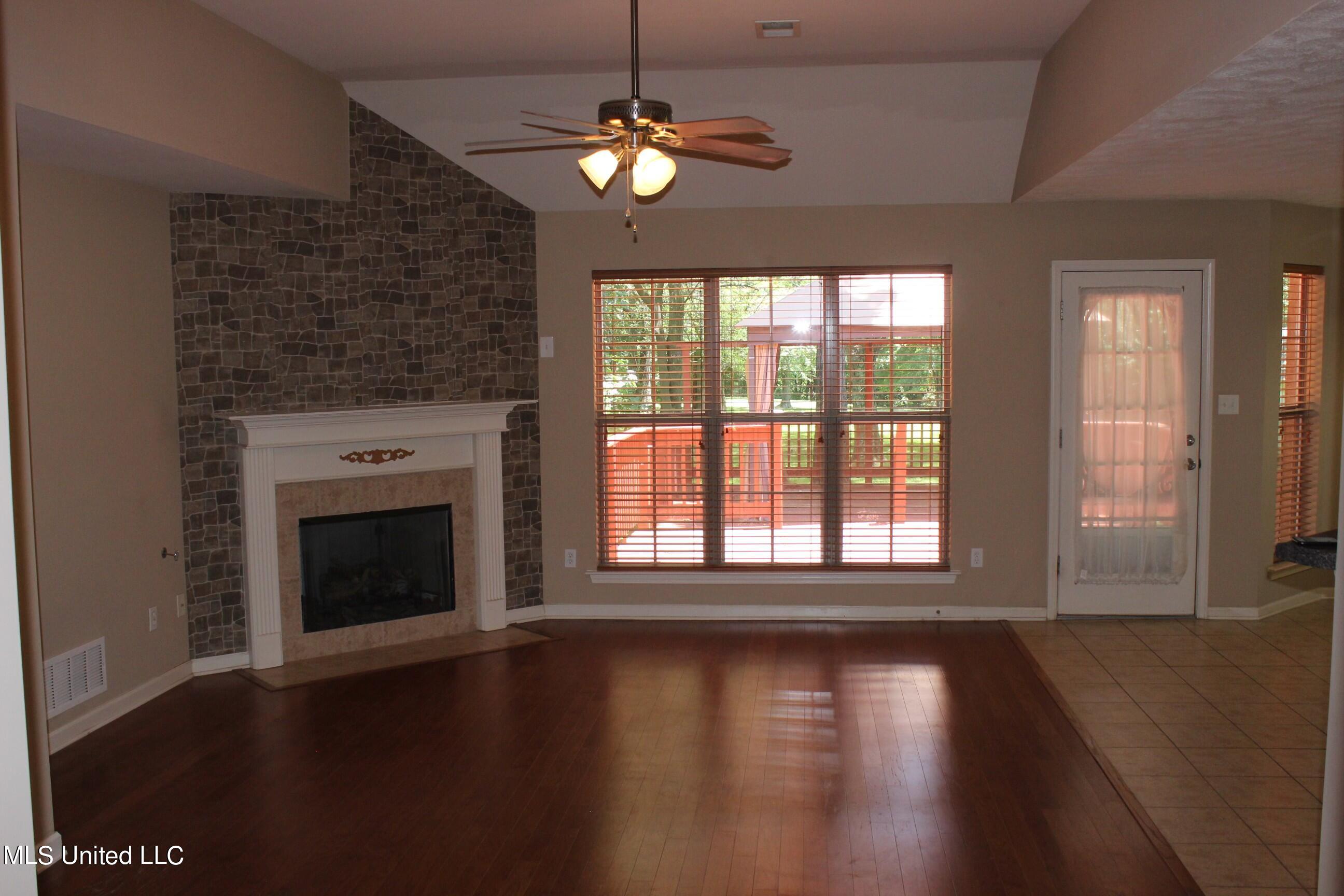 2792 Tulane Road Nesbit, MS 38651 - Photo 6 of 27 IMG_0431