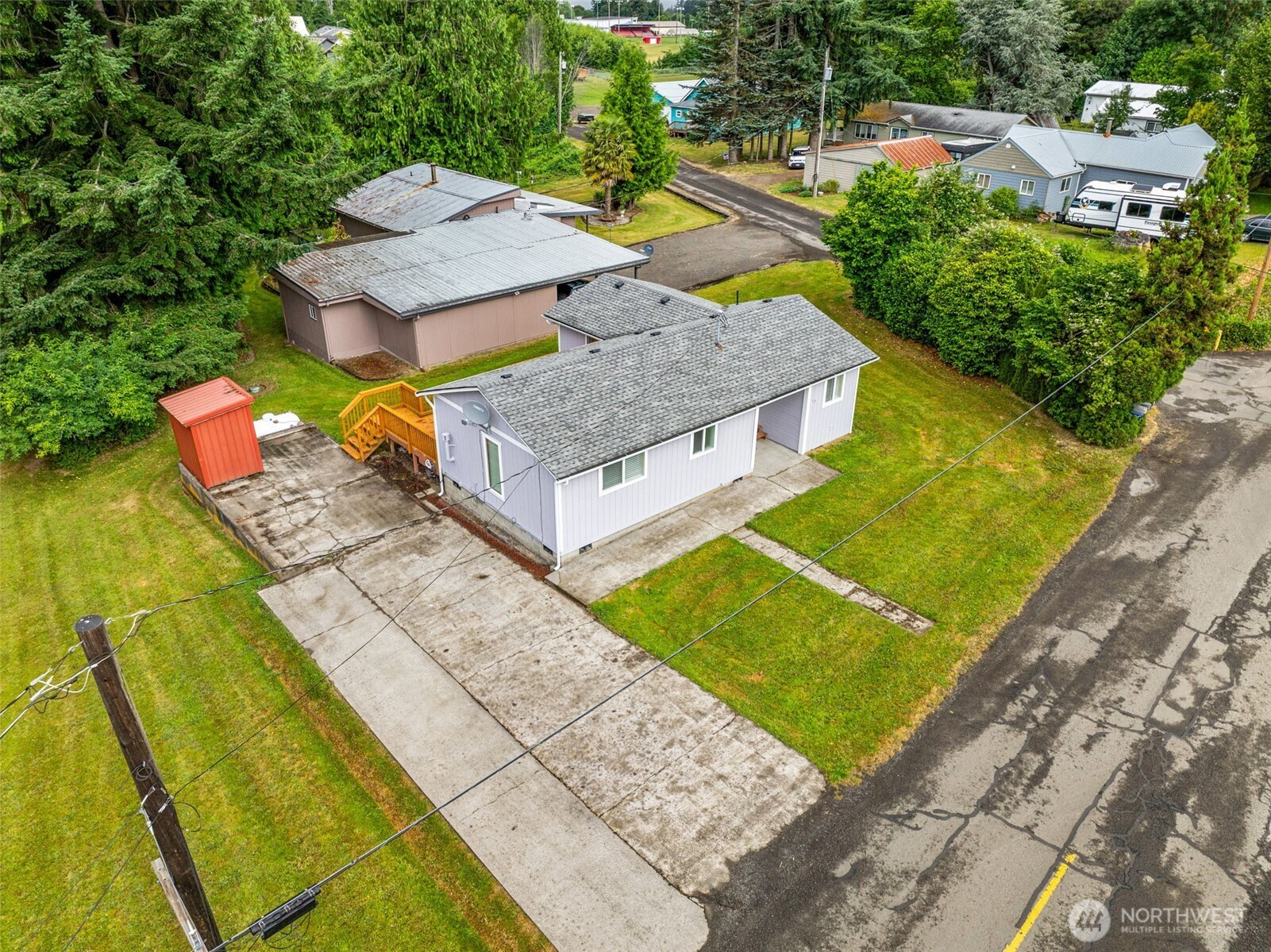 175 Jacobson Road Cathlamet, WA 98612 - Photo 5 of 32 an aerial view of a house