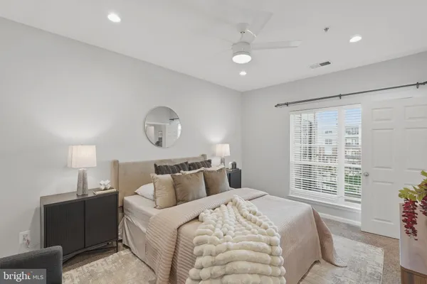 $429,999 | 4850 Eisenhower Avenue, Unit 316, Alexandria, VA 22304