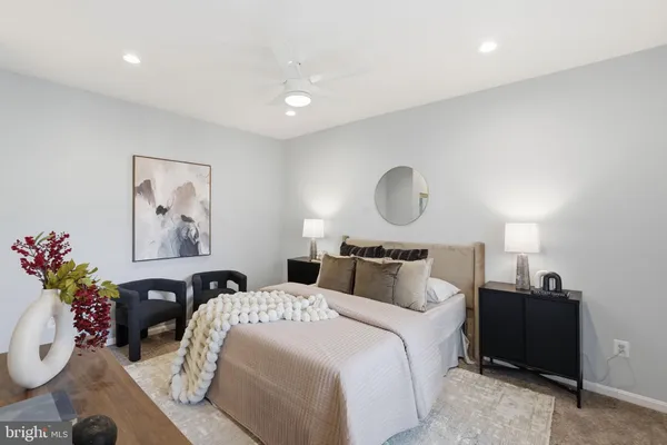 $429,999 | 4850 Eisenhower Avenue, Unit 316, Alexandria, VA 22304