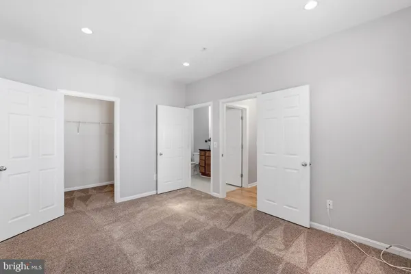 $429,999 | 4850 Eisenhower Avenue, Unit 316, Alexandria, VA 22304