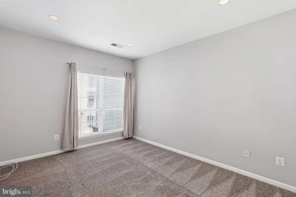 $429,999 | 4850 Eisenhower Avenue, Unit 316, Alexandria, VA 22304