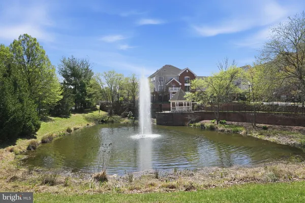 $429,999 | 4850 Eisenhower Avenue, Unit 316, Alexandria, VA 22304